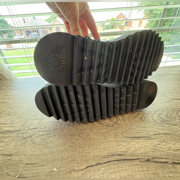 Ugg Classic Rising Toggle black size 10 new - Picture 5 of 9